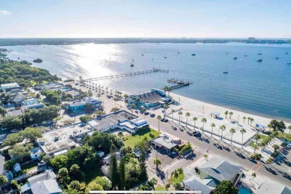 In The Center Of Gulfport, Min Away From The Beach! St. Petersburg Exterior photo